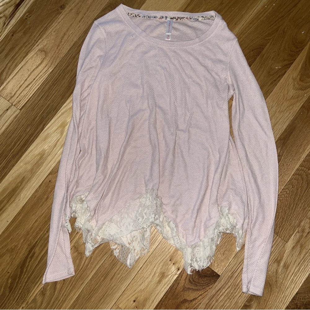Xhilaration Women’s Top XS Pink LS Shirt  Lace Trim